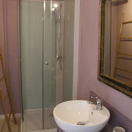 Chambres D'hotes Les Machicoulis * 卡斯泰尔诺拉沙佩尔